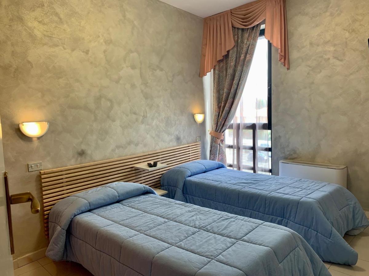 River Park Hotel Ameglia Dış mekan fotoğraf