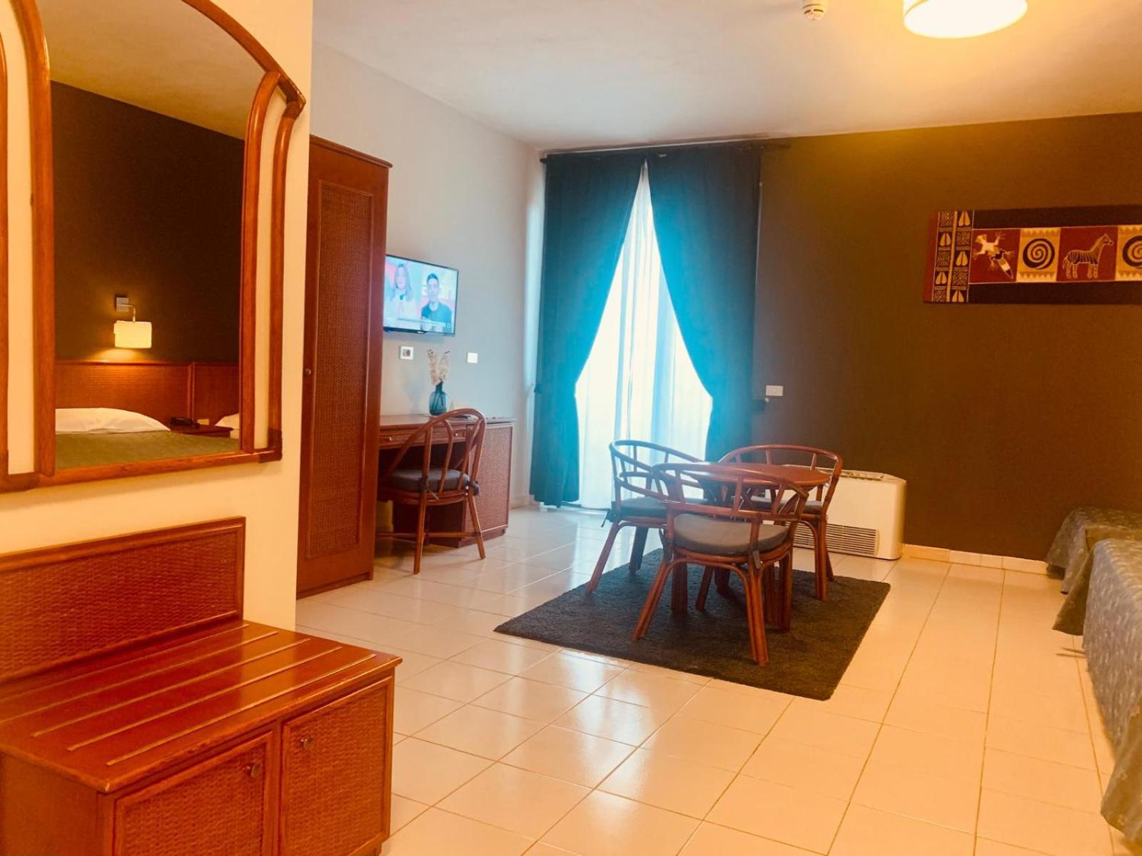 River Park Hotel Ameglia Dış mekan fotoğraf